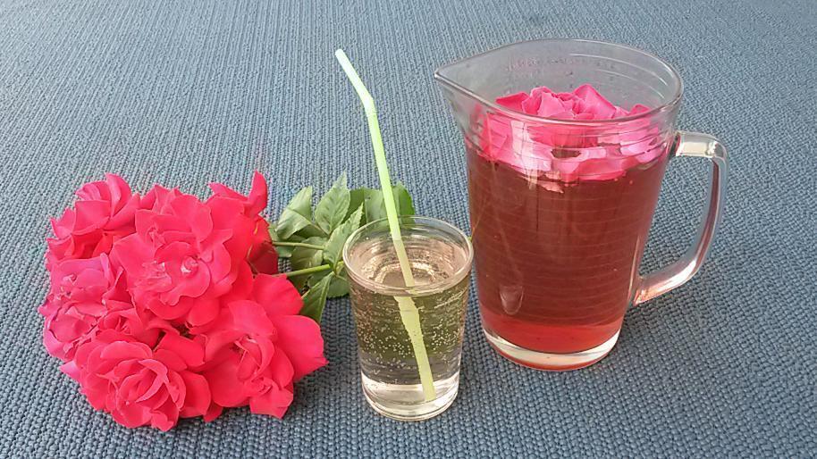 Rosenblütensirup