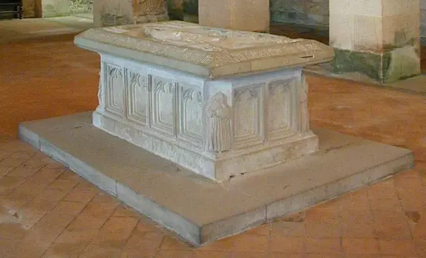 Foto: Staatliche Schlösser und Gärten Baden-Württemberg, Ulrich Rund Kloster Lorch Staufertumba